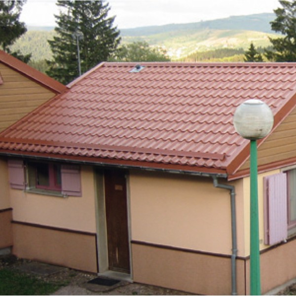 découvrez notre toiture imitation tuile, une solution esthétique et durable pour votre maison. profitez de l'apparence classique des tuiles tout en bénéficiant d'un matériau léger et résistant aux intempéries. idéale pour allier style et performance.