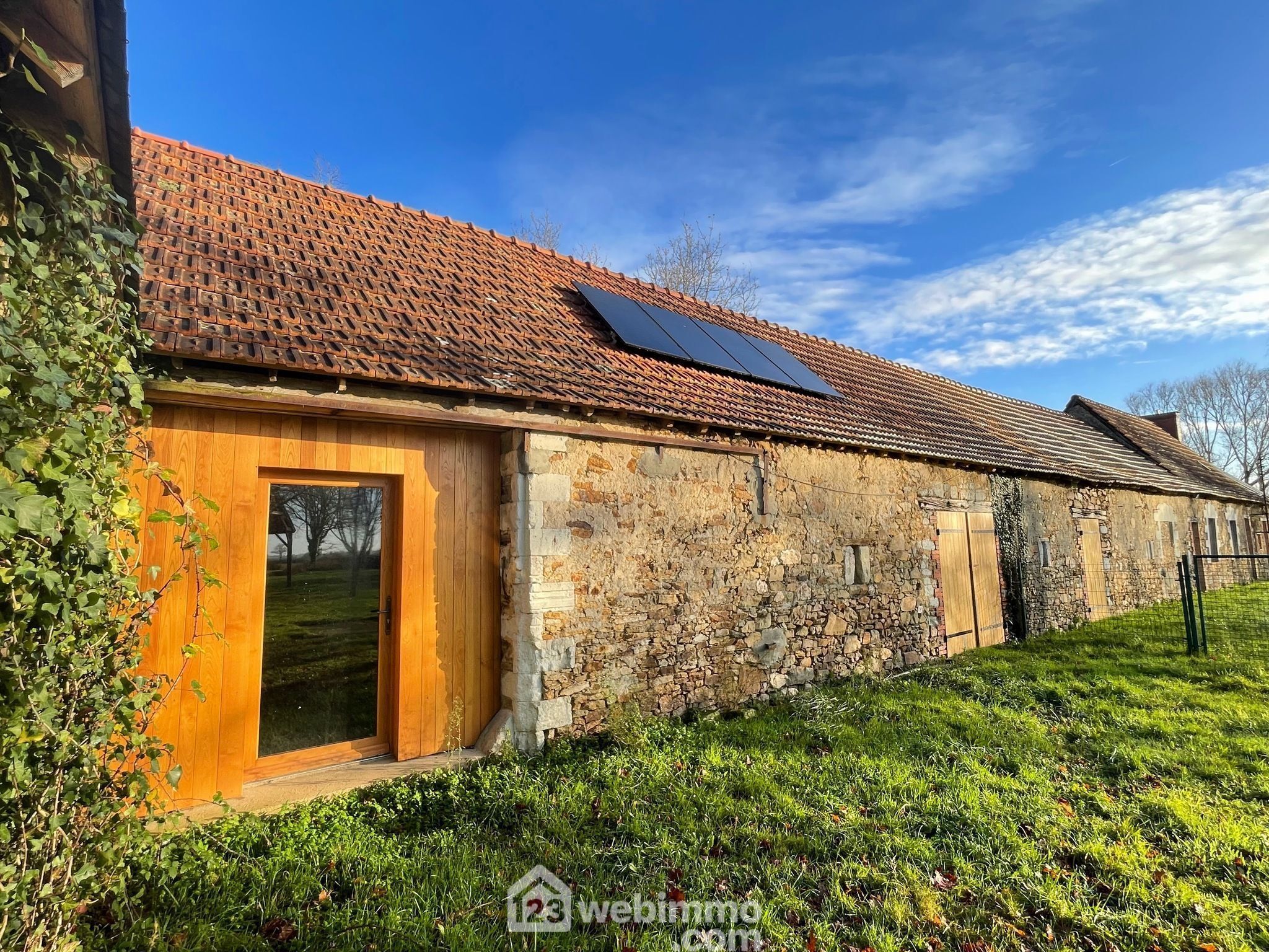 découvrez les avantages des toits longères équipés de panneaux photovoltaïques : une solution écologique pour produire votre propre énergie tout en préservant l'esthétique de votre maison traditionnelle.