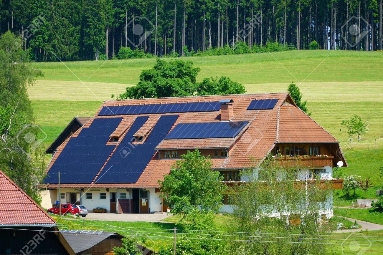 découvrez les avantages des toits longères équipés de panneaux photovoltaïques. optimisez votre consommation d'énergie et valorisez votre patrimoine tout en contribuant à la transition énergétique. contactez-nous pour en savoir plus sur nos solutions sur-mesure.
