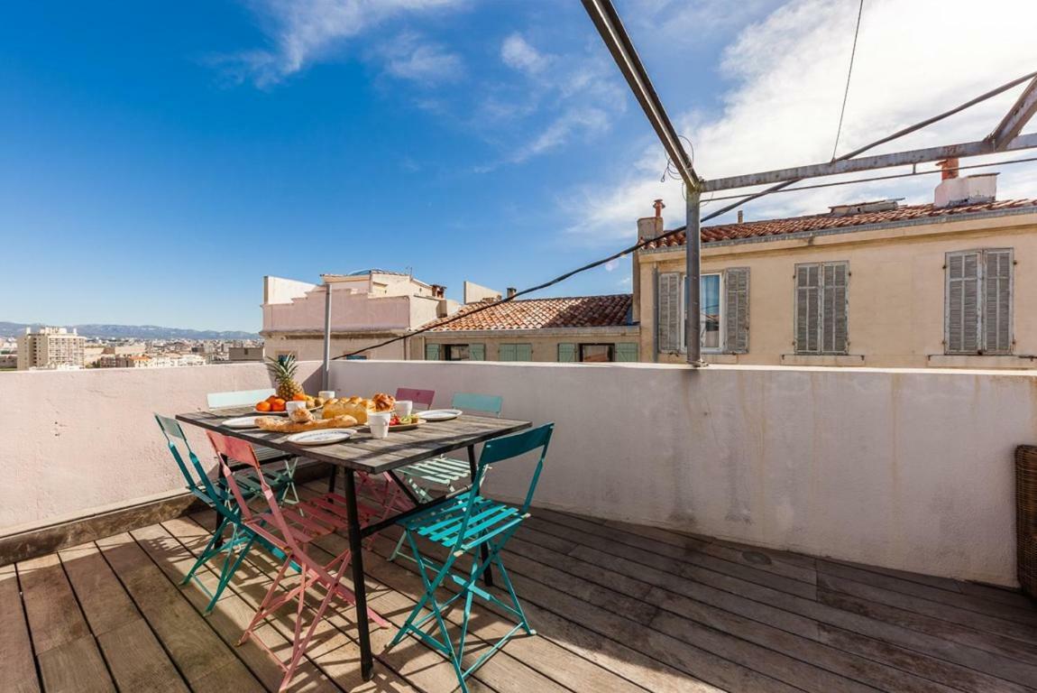 découvrez tout ce qu'il faut savoir sur les toits à marseille : styles, matériaux, tendances et conseils pour rénover ou entretenir votre toiture dans cette magnifique ville du sud de la france.