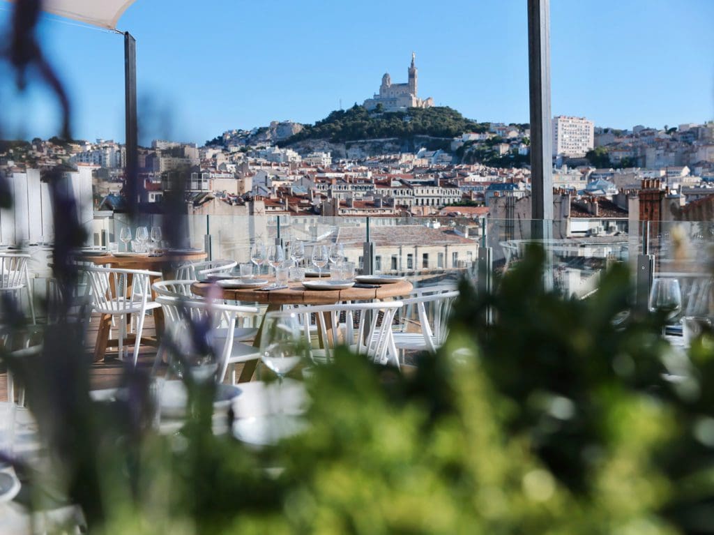 découvrez les meilleures options de toiture à marseille, des matériaux de qualité aux artisans expérimentés, pour protéger et embellir votre maison au cœur de la provence.