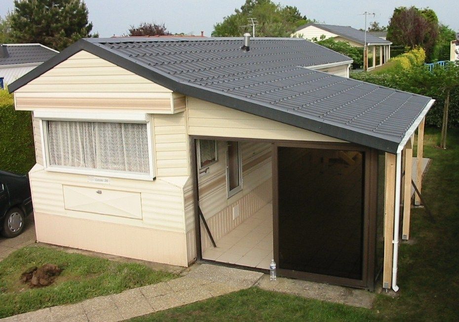 découvrez tout ce qu'il faut savoir sur le toit de votre mobil-home : types de toits, matériaux, conseils d'entretien et astuces pour une installation optimale. assurez la durabilité et le confort de votre habitat mobile.