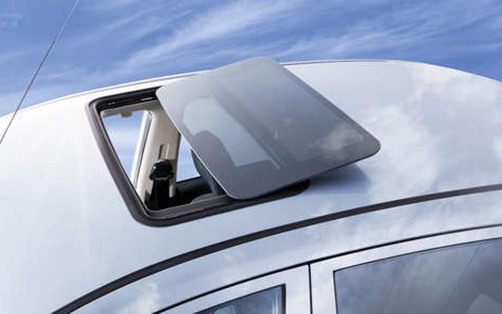 découvrez l'univers du toit ouvert, une solution architecturale moderne et esthétique qui transforme vos espaces extérieurs en véritables havres de paix. profitez d'une luminosité optimale et d'une connexion harmonieuse avec la nature tout en apportant une touche contemporaine à votre maison.