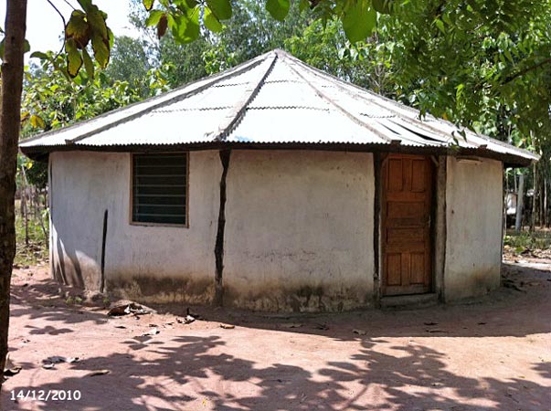 découvrez le toit paillote, une solution esthétique et pratique pour abriter vos espaces extérieurs. alliant tradition et modernité, ce type de toiture en pailles ou en matériaux naturels crée une ambiance chaleureuse et conviviale. idéal pour les terrasses, les jardins ou les événements, le toit paillote saura séduire par son charme unique et sa facilité d'installation.