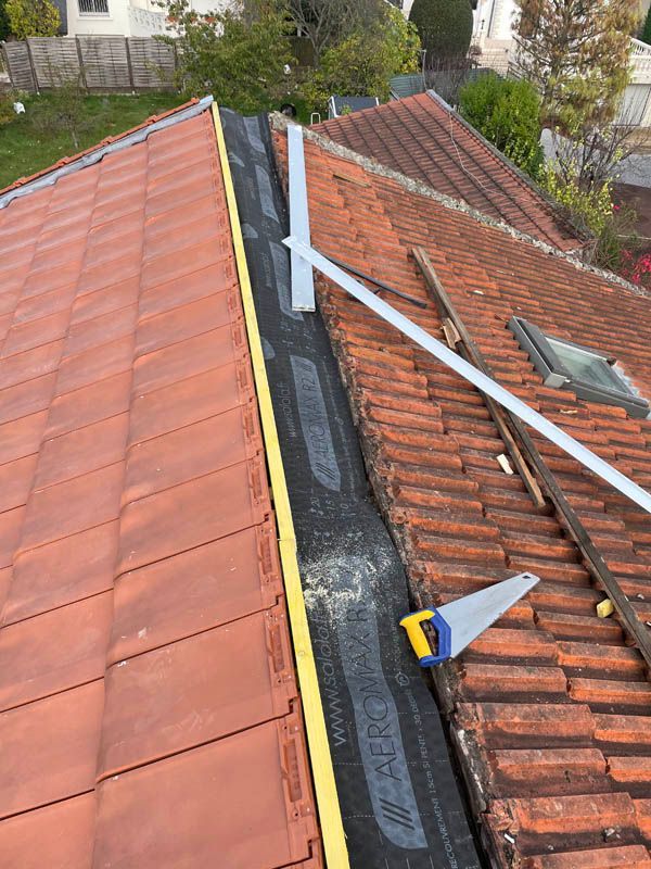 découvrez comment réaliser le toit parfait pour votre maison. nos conseils experts vous guideront à travers chaque étape, du choix des matériaux à l'entretien, pour garantir une toiture esthétique et durable.