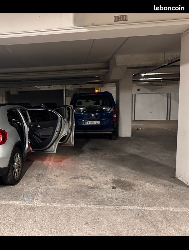 découvrez nos solutions de toiture pour stationnements à paris, alliant esthétique et résistance. maximisez l'espace de votre parking tout en protégeant vos véhicules des intempéries. faites le choix d'une toiture moderne et fonctionnelle !