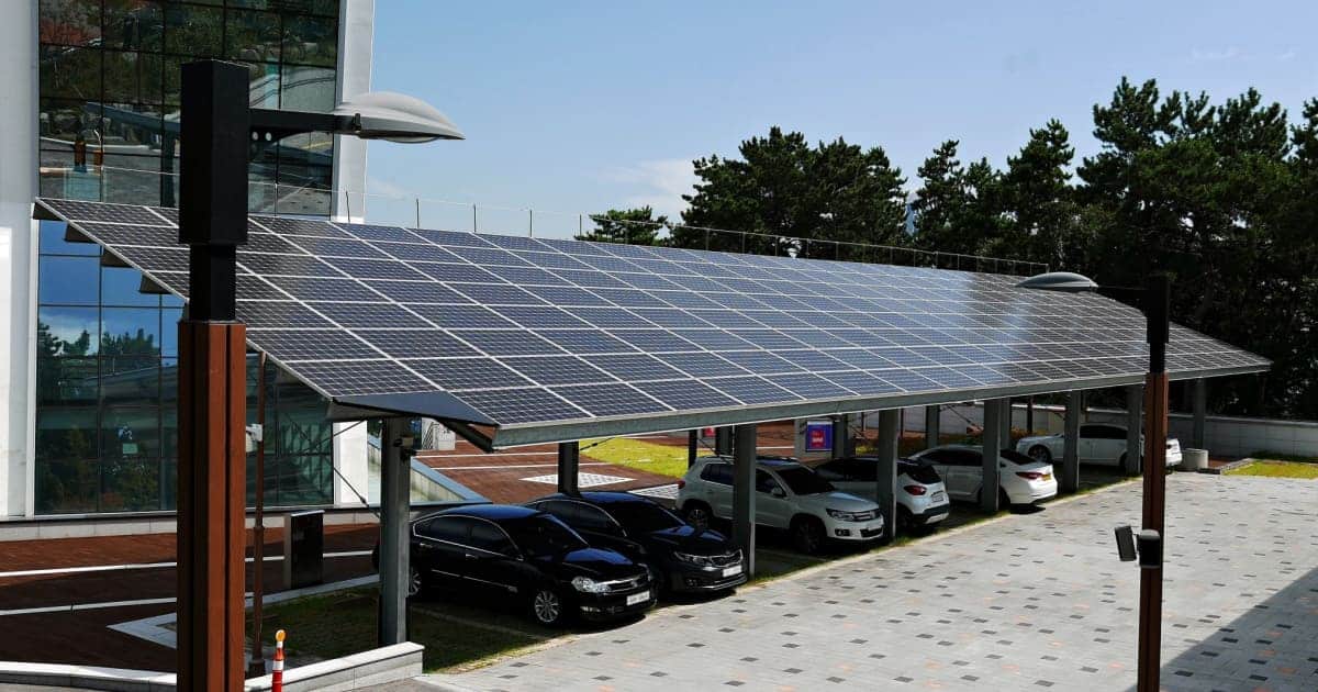 découvrez les avantages du toit de parking photovoltaïque, une solution durable et innovante pour produire de l'énergie solaire tout en optimisant l'espace urbain. transformez vos parkings en sources d'énergie renouvelable!