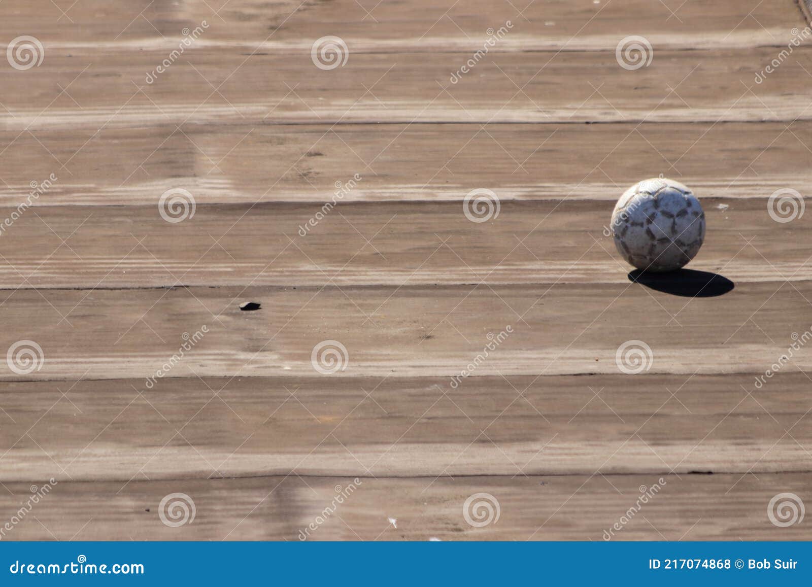 découvrez comment maximiser l'espace de votre toit perdu grâce à nos conseils d'aménagement et d'optimisation. transformez cet espace souvent négligé en un lieu pratique et fonctionnel, que ce soit pour du rangement ou pour créer une zone de détente unique.