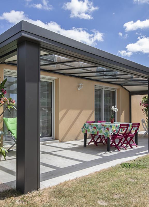 découvrez notre sélection de toits pour pergolas, alliant esthétisme et fonctionnalité. transformez votre espace extérieur en un havre de paix avec nos solutions de couverture adaptées à tous les styles et budgets.