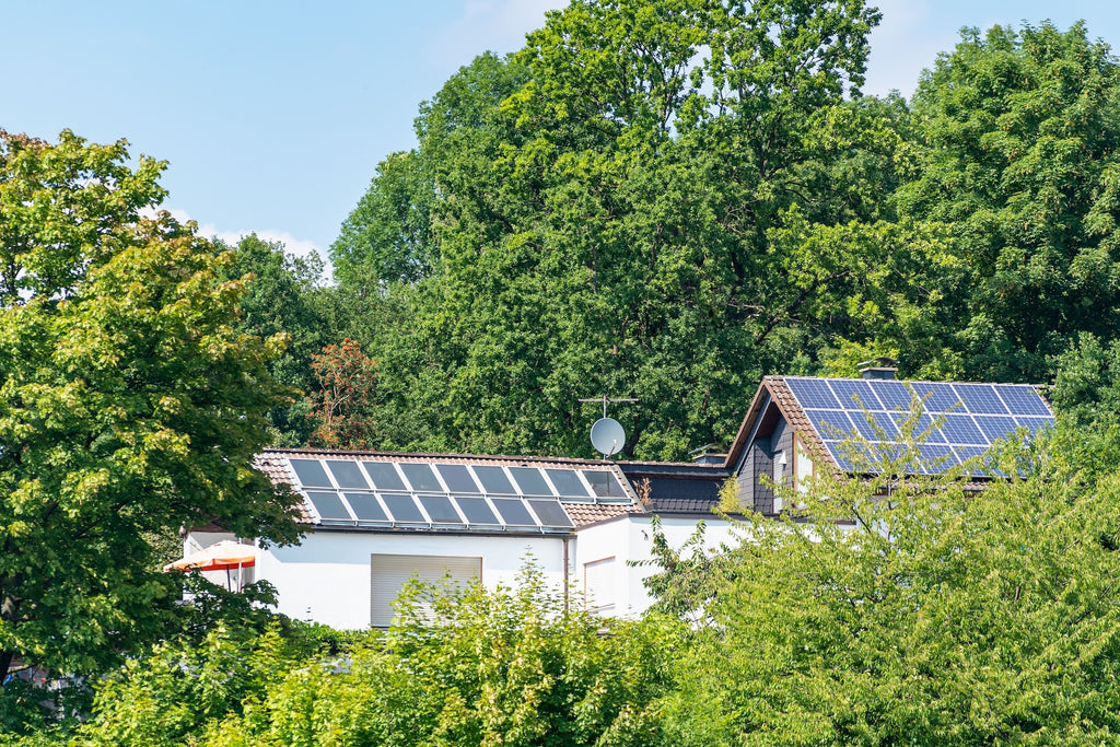 découvrez les avantages d'un toit photovoltaïque de 300m2 : production d'énergie renouvelable, économies sur vos factures d'électricité, valorisation de votre bien immobilier et contribution à la protection de l'environnement. optez pour une solution durable et économique !