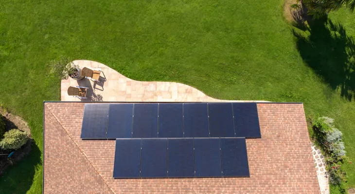 découvrez toutes les démarches nécessaires pour installer un toit photovoltaïque et profitez des avantages de l'énergie solaire. guide complet pour faciliter vos démarches administratives et techniques.