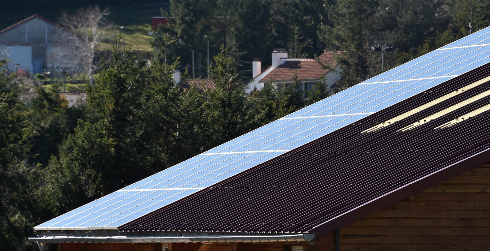 découvrez comment un toit photovoltaïque peut vous permettre de réaliser des économies énergétiques significatives tout en contribuant à la protection de l'environnement. profitez des avantages d'une source d'énergie renouvelable et réduisez vos factures d'électricité dès aujourd'hui !