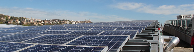 découvrez comment l'intégration des toits photovoltaïques dans l'urbanisme durable contribue à une ville plus verte et éco-responsable. explorez les avantages des énergies renouvelables et leur impact positif sur l'environnement et la qualité de vie urbaine.