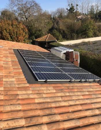 découvrez les avantages du toit photovoltaïque intégré, une solution innovante qui combine esthétique et performance. optimisez votre consommation d'énergie tout en valorisant votre espace avec cette technologie durable et respectueuse de l'environnement.