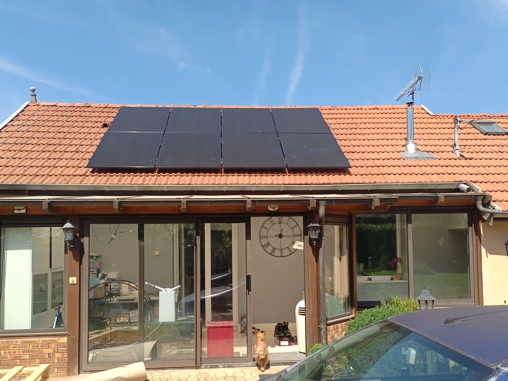 découvrez nos solutions de toit photovoltaïque en loir-et-cher, alliant performance et esthétique pour une production d'énergie durable. réduisez vos factures d'électricité tout en contribuant à la préservation de l'environnement.