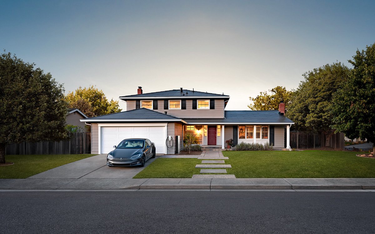 découvrez le toit photovoltaïque tesla, une solution innovante alliant esthétique et performance énergétique. transformez votre maison en une source d'énergie durable tout en préservant le design de votre couverture. optez pour une énergie renouvelable avec le style unique de tesla.