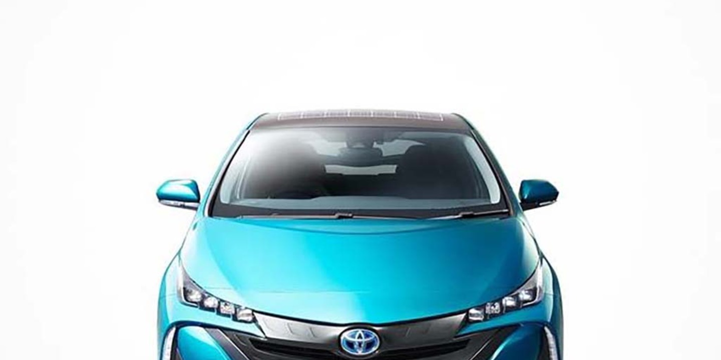 découvrez le toit photovoltaïque toyota, une innovation écologique qui transforme l'énergie solaire en électricité pour alimenter votre véhicule. profitez d'une conduite plus durable tout en réduisant votre empreinte carbone grâce à cette technologie avancée.