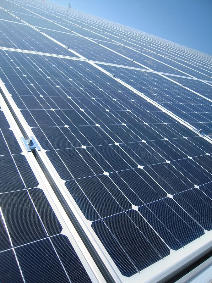 découvrez les avantages d'un toit photovoltaïque pour votre voiture : une solution innovante qui transforme votre véhicule en source d'énergie durable, tout en réduisant votre empreinte carbone. explorez comment cette technologie révolutionnaire peut vous aider à économiser sur les frais de carburant et à profiter d'une conduite éco-responsable.