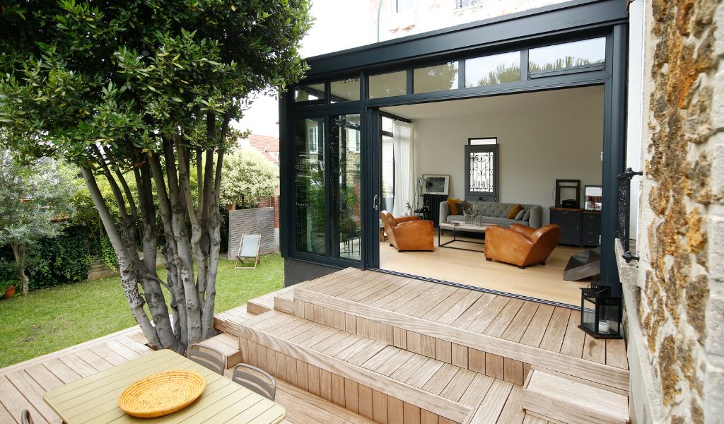 découvrez les avantages et les caractéristiques des toits plats. idéaux pour les constructions modernes, ces toits offrent un espace supplémentaire utilisable et une esthétique contemporaine. informez-vous sur les matériaux, l'entretien et les solutions écologiques pour votre projet.