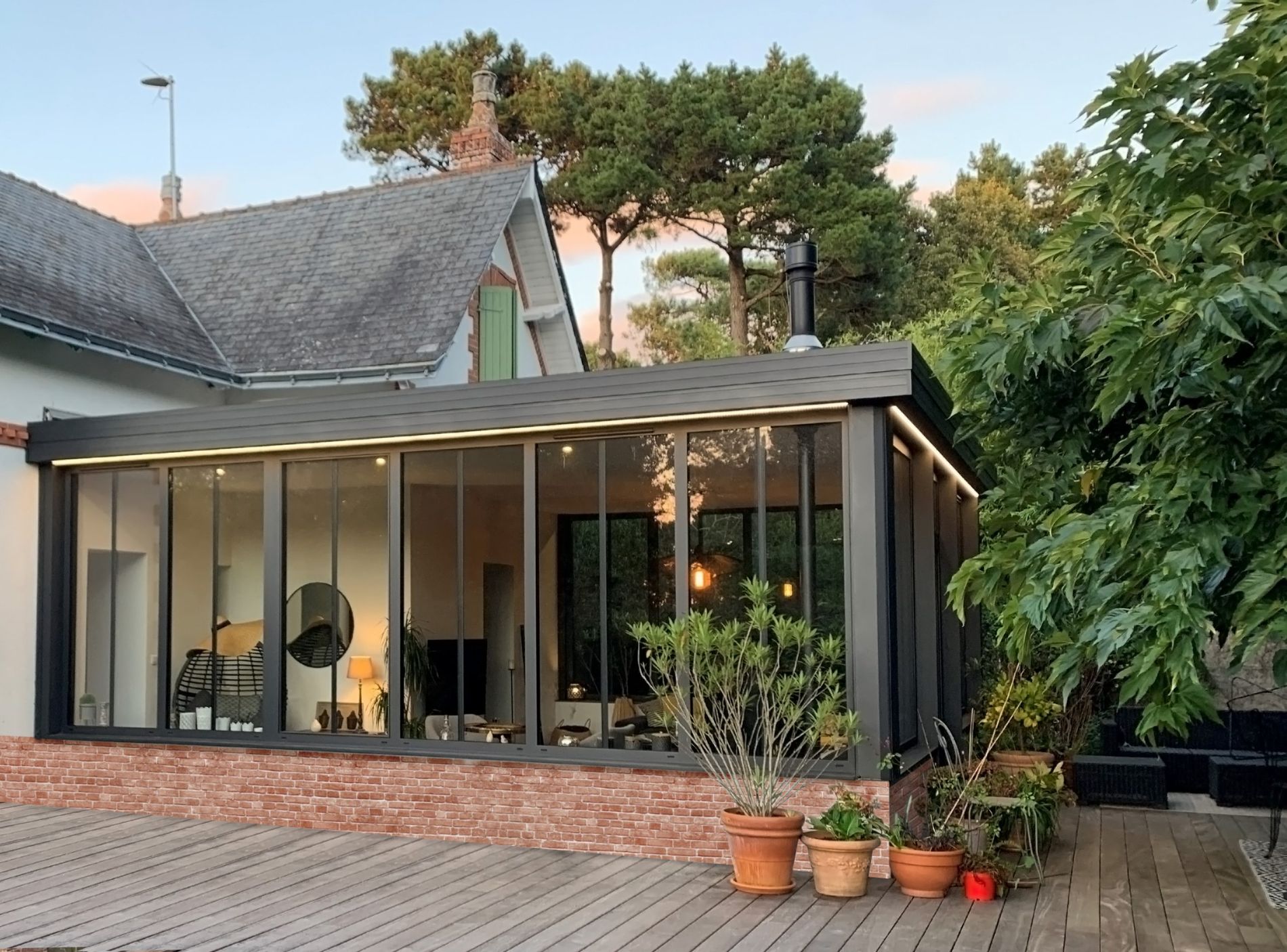 découvrez les avantages des toits plats : esthétisme moderne, optimisation de l'espace, et efficacité énergétique. apprenez comment un toit plat peut transformer votre maison en un espace contemporain et fonctionnel.