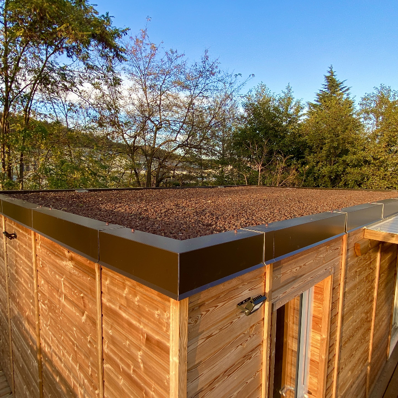 découvrez les avantages et caractéristiques des toits plats, une solution moderne et élégante pour votre habitation. apprenez-en davantage sur leur entretien, leur isolation et leur décoration pour transformer votre espace.