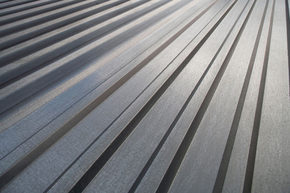 découvrez les avantages du toit plat en acier : durable, esthétique et résistant aux intempéries. idéal pour les constructions modernes, ce type de toiture offre une isolation efficace et un entretien minimal. optez pour un toit plat en acier pour allier design contemporain et performance thermique.