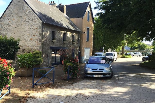 découvrez les services de toiture à plomelin : entretien, réparation et installation de toits de qualité pour garantir la sécurité et l'esthétique de votre maison.