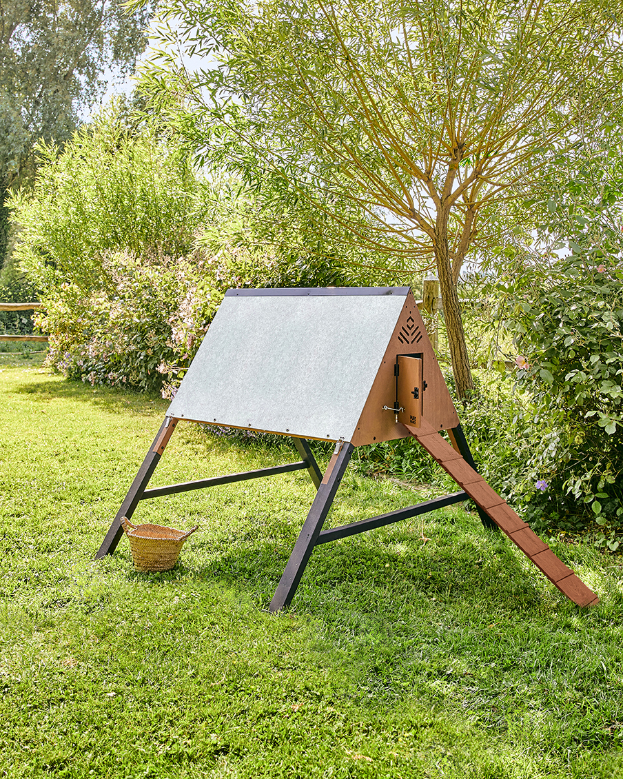 découvrez notre guide complet sur le toit de poulailler : matériaux, designs et conseils pour assurer une protection optimale de vos volailles tout en alliant fonctionnalité et esthétique. améliorez le confort de vos poules avec un toit adapté !