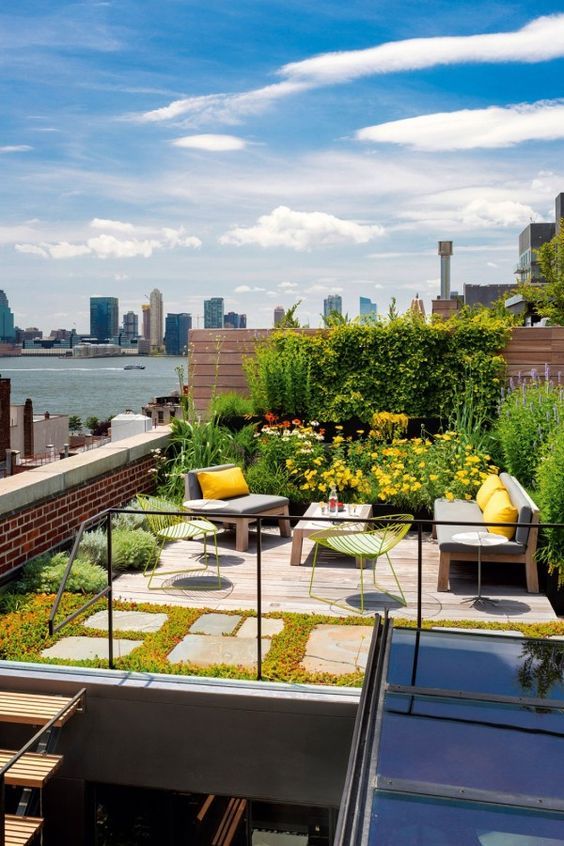 découvrez les avantages et l'élégance d'un toit terrasse. transformez votre espace extérieur en un lieu de détente unique, idéal pour profiter du soleil et de magnifiques vues. apprenez-en plus sur les matériaux, l'aménagement et les idées déco pour sublimer votre toit terrasse.