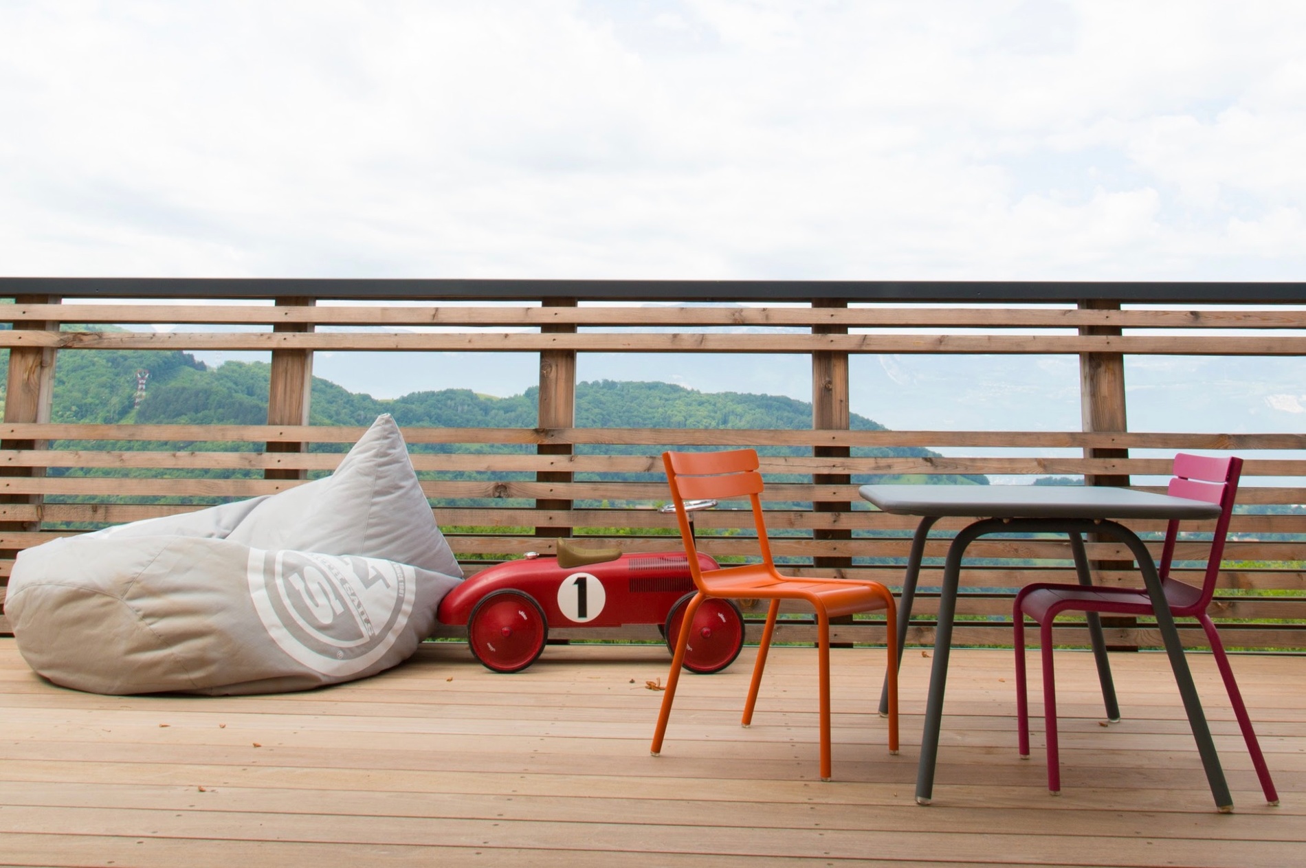 découvrez les avantages d'un toit terrasse : un espace supplémentaire où se détendre, jardiner ou recevoir. transformez votre toiture en un véritable jardin suspendu au cœur de votre ville.