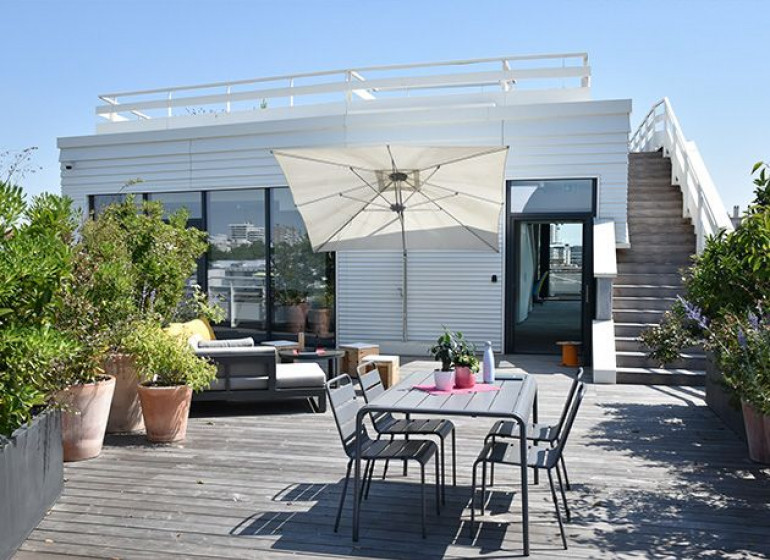 découvrez les toits terrasses à lyon : des espaces uniques pour profiter de vues imprenables et d'un cadre de vie exceptionnel. aménagez votre toit terrasse selon vos envies et transformez votre espace extérieur en un havre de paix au cœur de la ville.