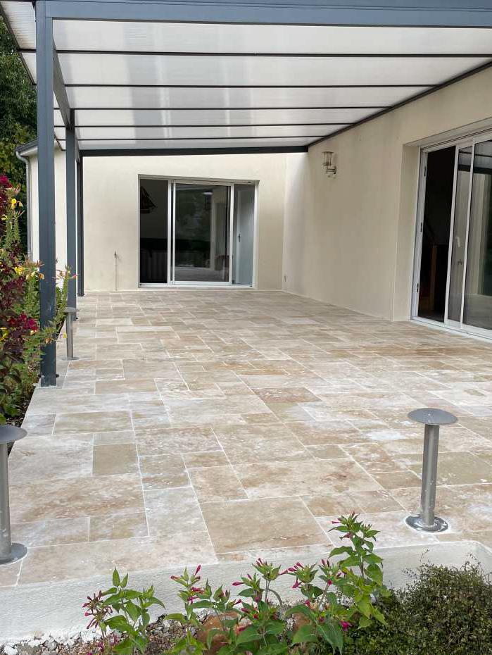 découvrez notre sélection de toits terrasse à tours, alliant design moderne et espaces de vie extérieurs. profitez d'une vue imprenable et d'un environnement unique pour vos moments de détente. aménagez votre toit terrasse pour un espace convivial et relaxant en plein cœur de la ville.