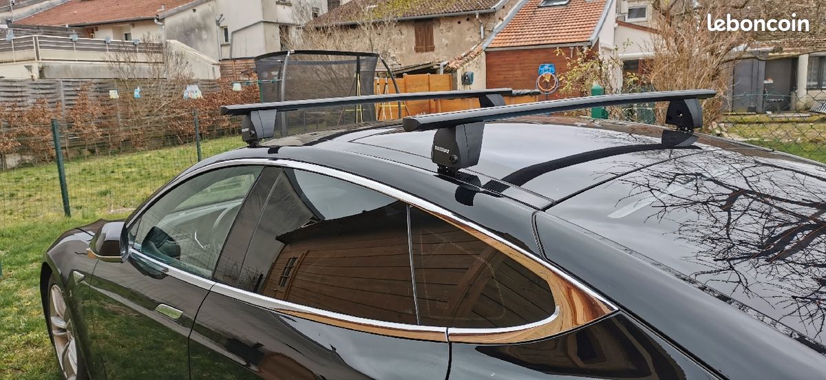 découvrez le toit tesla, une innovation qui combine esthétique, durabilité et performance énergétique. transformez votre maison avec des tuiles solaires élégantes qui augmentent l'efficacité énergétique et réduisent votre empreinte carbone. optez pour une solution moderne et responsable pour votre habitation.