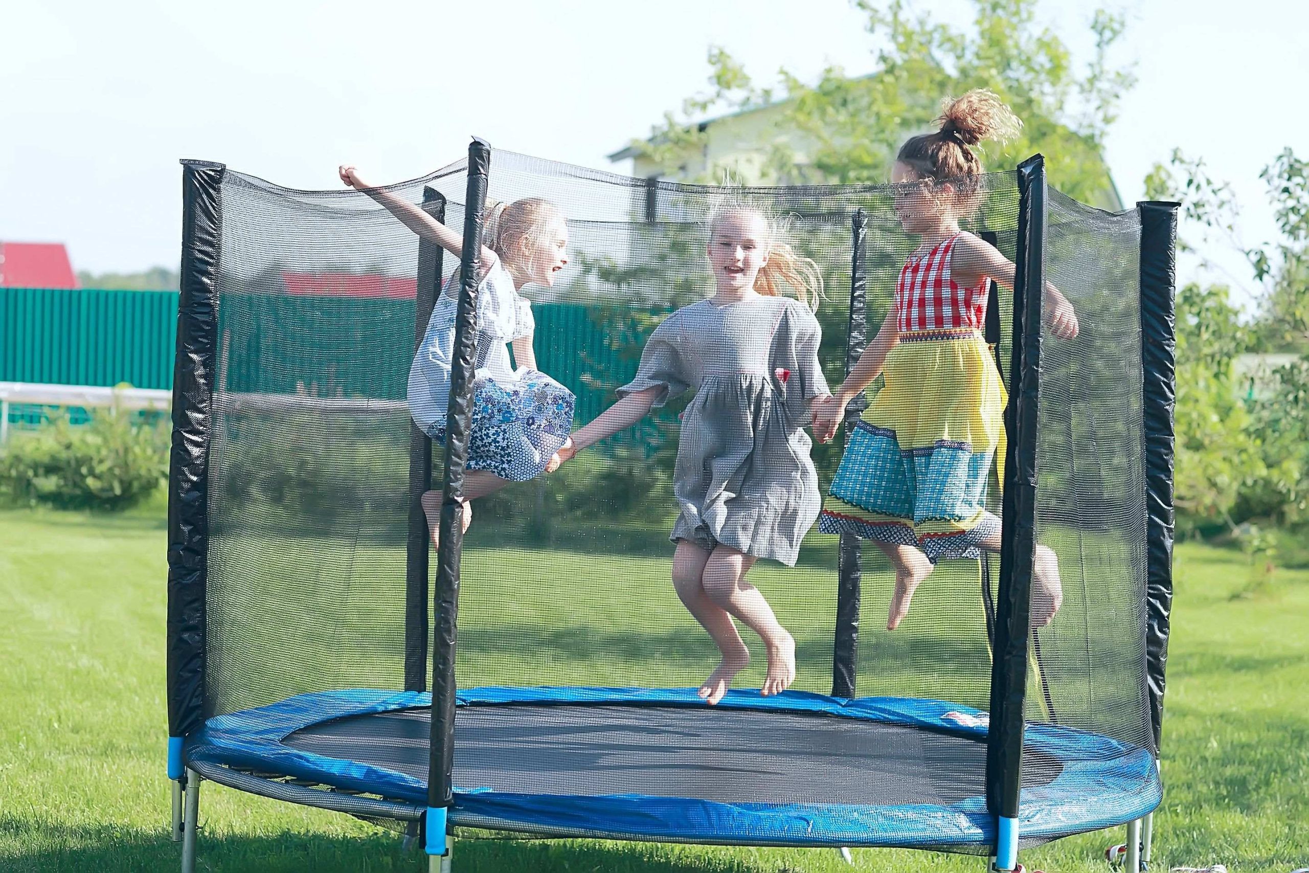 découvrez nos toits trampoline innovants, alliant sécurité et amusement pour petits et grands. transformez votre jardin en un espace de jeu ludique et sécurisé, idéal pour des heures de loisirs en famille.