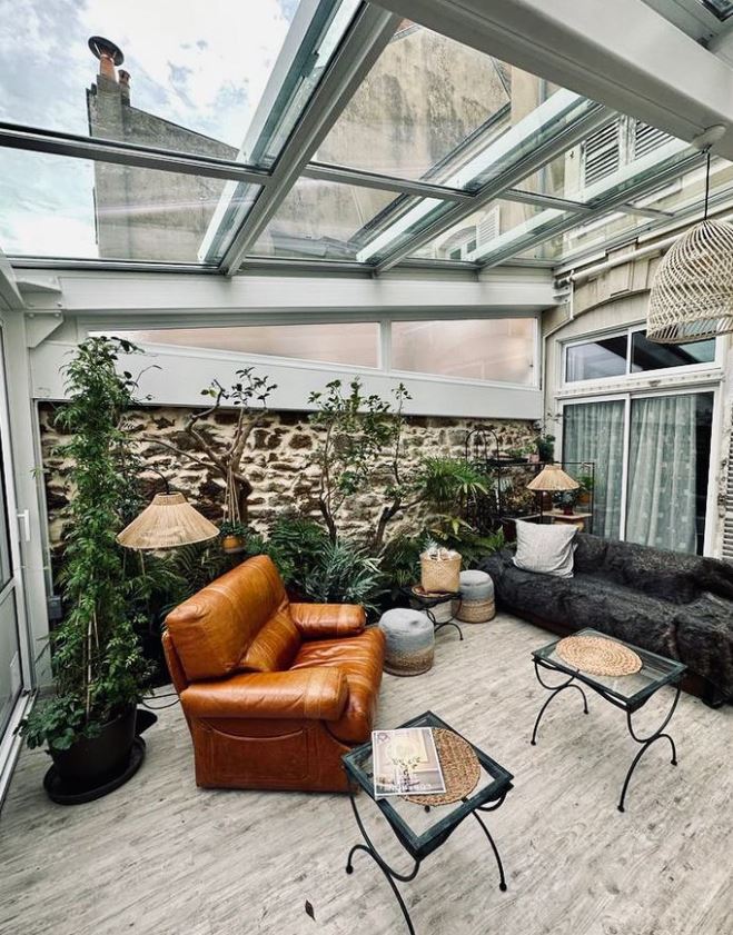 découvrez comment transformer votre espace de vie avec un toit de véranda élégant. profitez de la lumière naturelle tout en ajoutant une touche d'esthétisme à votre maison. explorez nos conseils et idées pour concevoir la véranda parfaite qui s'harmonise avec votre style.