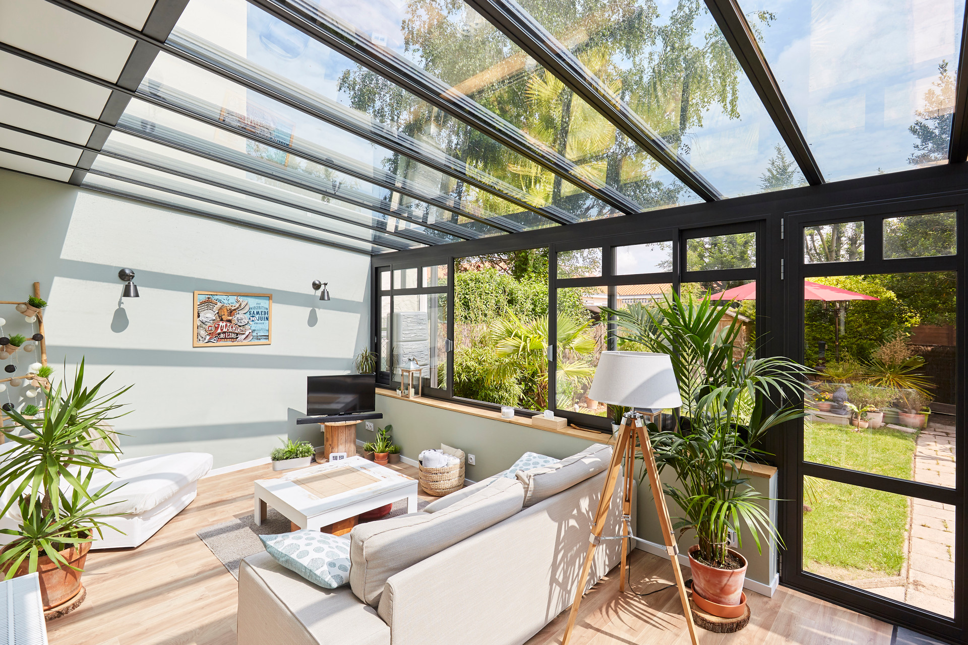 découvrez les avantages du toit verrière, une solution architecturale élégante qui apporte lumière naturelle et espace à votre intérieur. transformez votre maison avec ce design moderne et profitez d'une atmosphère chaleureuse et lumineuse.