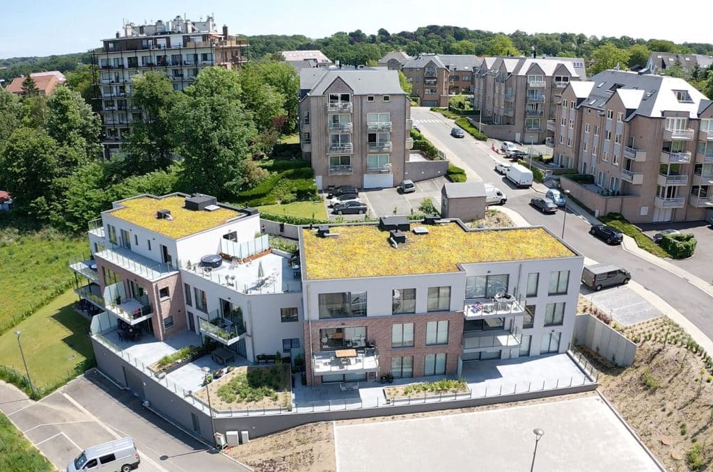 découvrez les nombreux avantages des toits verts : amélioration de l'isolation, réduction des îlots de chaleur urbains, filtration de l'eau de pluie et augmentation de la biodiversité. un choix durable et esthétique pour l'environnement et votre propriété.