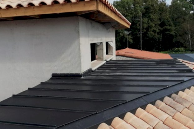 découvrez les avantages et caractéristiques du toit en zinc, une solution durable et esthétique pour votre habitation. apprenez comment le zinc assure une protection optimale contre les intempéries tout en ajoutant une touche moderne à votre maison.