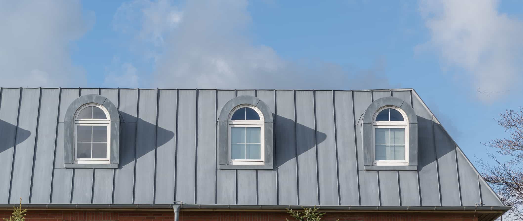 découvrez les avantages du toit en zinc : durabilité, esthétisme et résistance aux intempéries. optez pour une couverture élégante et performante qui valorise votre patrimoine.