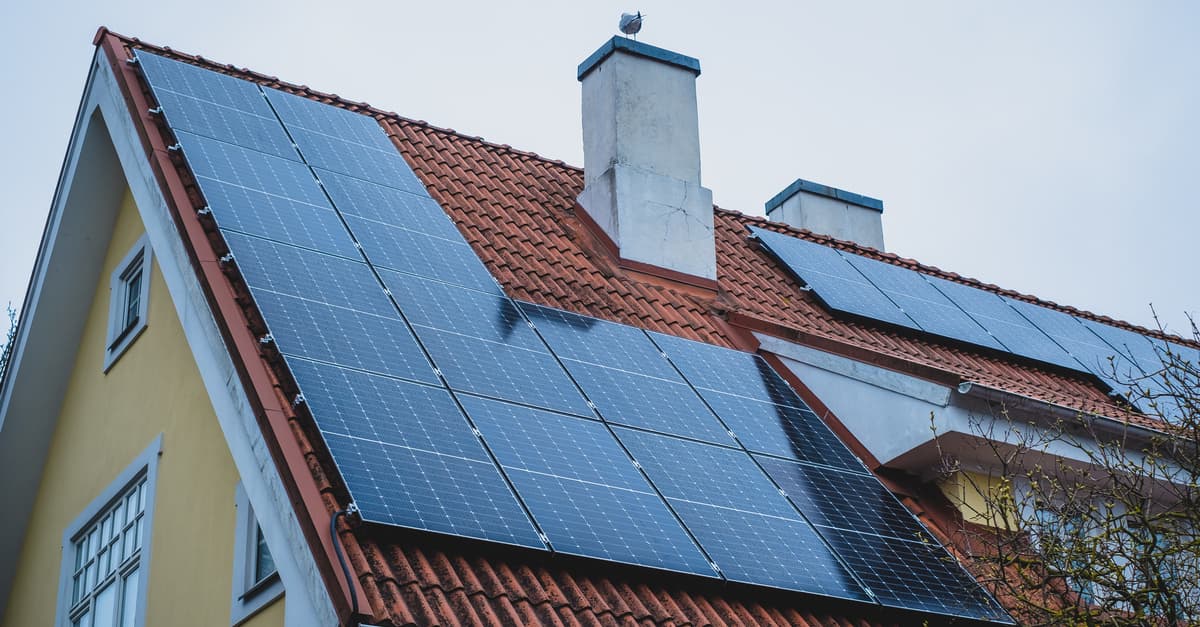 découvrez comment les toits photovoltaïques peuvent être une solution efficace face à la crise énergétique actuelle. explorez les avantages de l'énergie solaire, réduisez vos factures et contribuez à un avenir plus durable.