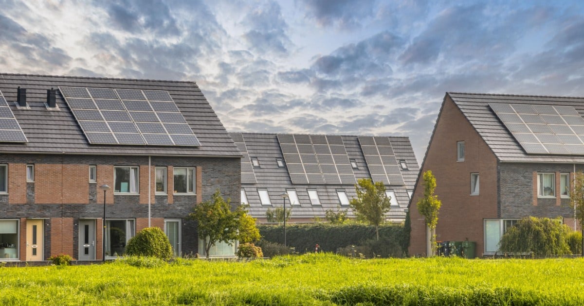 découvrez comment les toits photovoltaïques peuvent transformer votre voisinage en une communauté plus verte et durable. explorez les avantages des panneaux solaires, l'impact sur l'environnement et les synergies entre voisins pour une transition énergétique réussie.