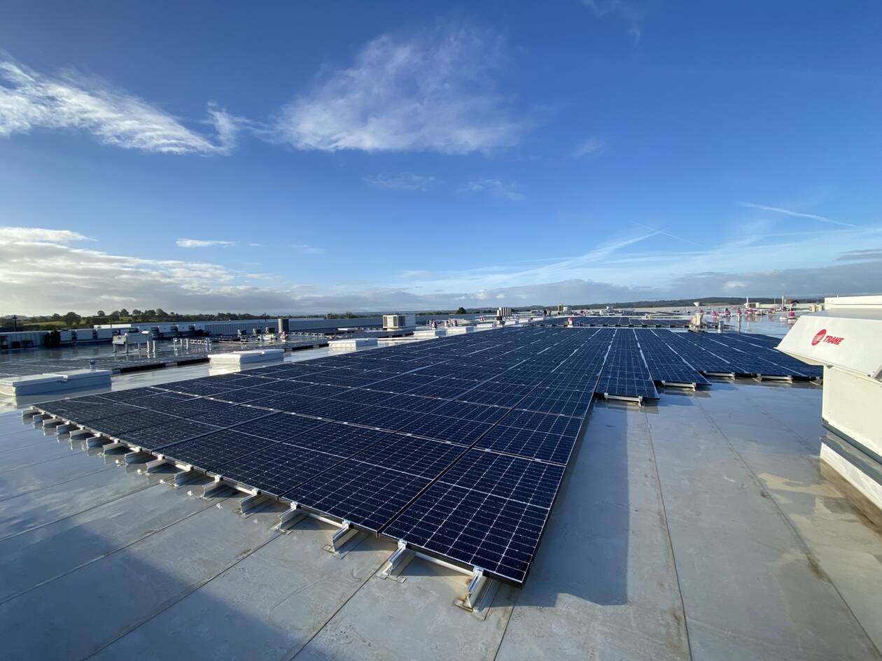 découvrez les avantages des toits photovoltaïques en france : une solution écologique pour produire votre propre électricité, réduire vos factures et contribuer à la transition énergétique. explorez les installations disponibles et investissez dans un avenir durable.