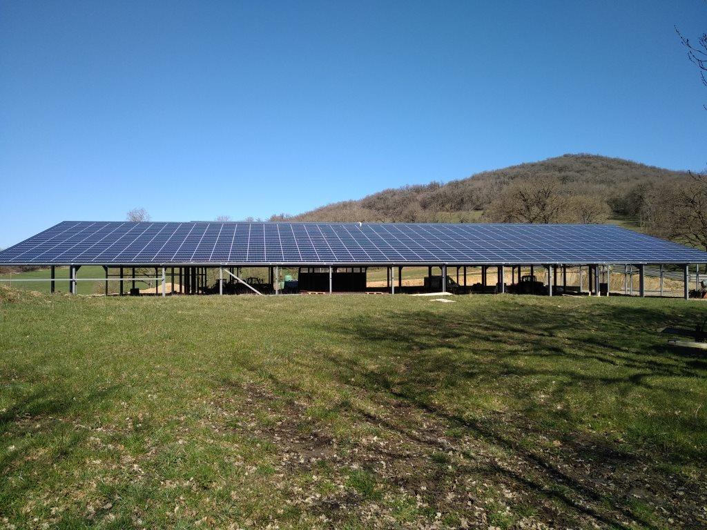 découvrez nos solutions de toits photovoltaïques en mayenne, alliant efficacité énergétique et durabilité. profitez des avantages de l'énergie solaire pour réduire vos factures et contribuer à la préservation de l'environnement.