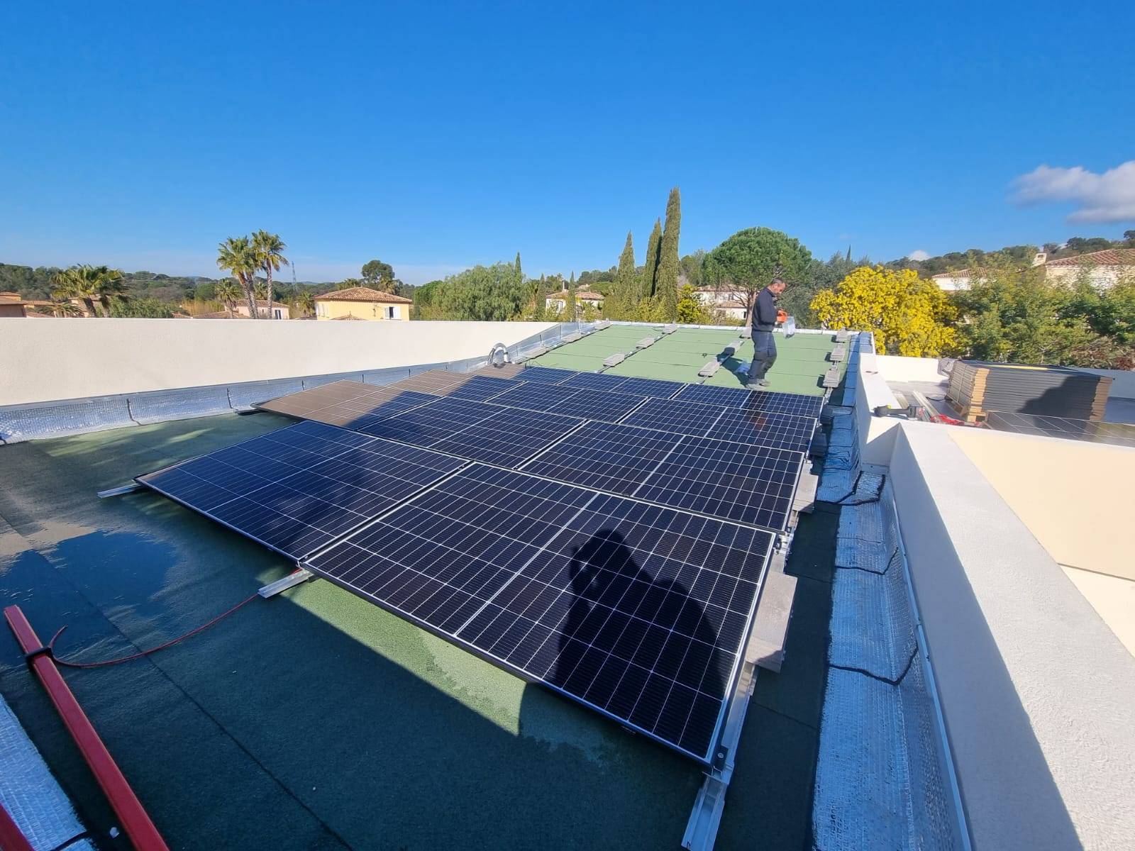 découvrez les avantages des toits solaires pour votre maison : une énergie renouvelable, des économies sur vos factures d'électricité et une valorisation de votre bien immobilier. optez pour une solution éco-responsable et moderne dès aujourd'hui.