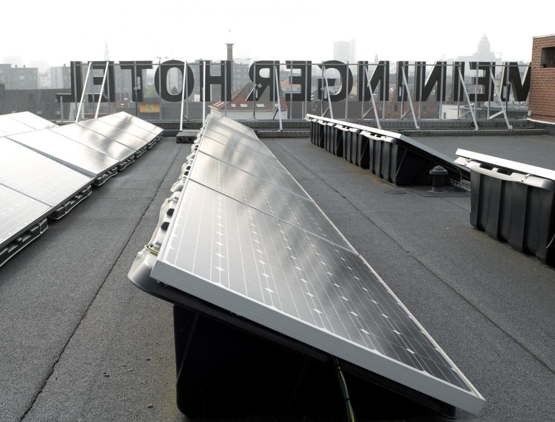 découvrez comment l'intégration de toits solaires peut favoriser la biodiversité urbaine. explorez les avantages écologiques et esthétiques des toits végétalisés, tout en contribuant à une énergie durable et à la préservation des espèces locales.