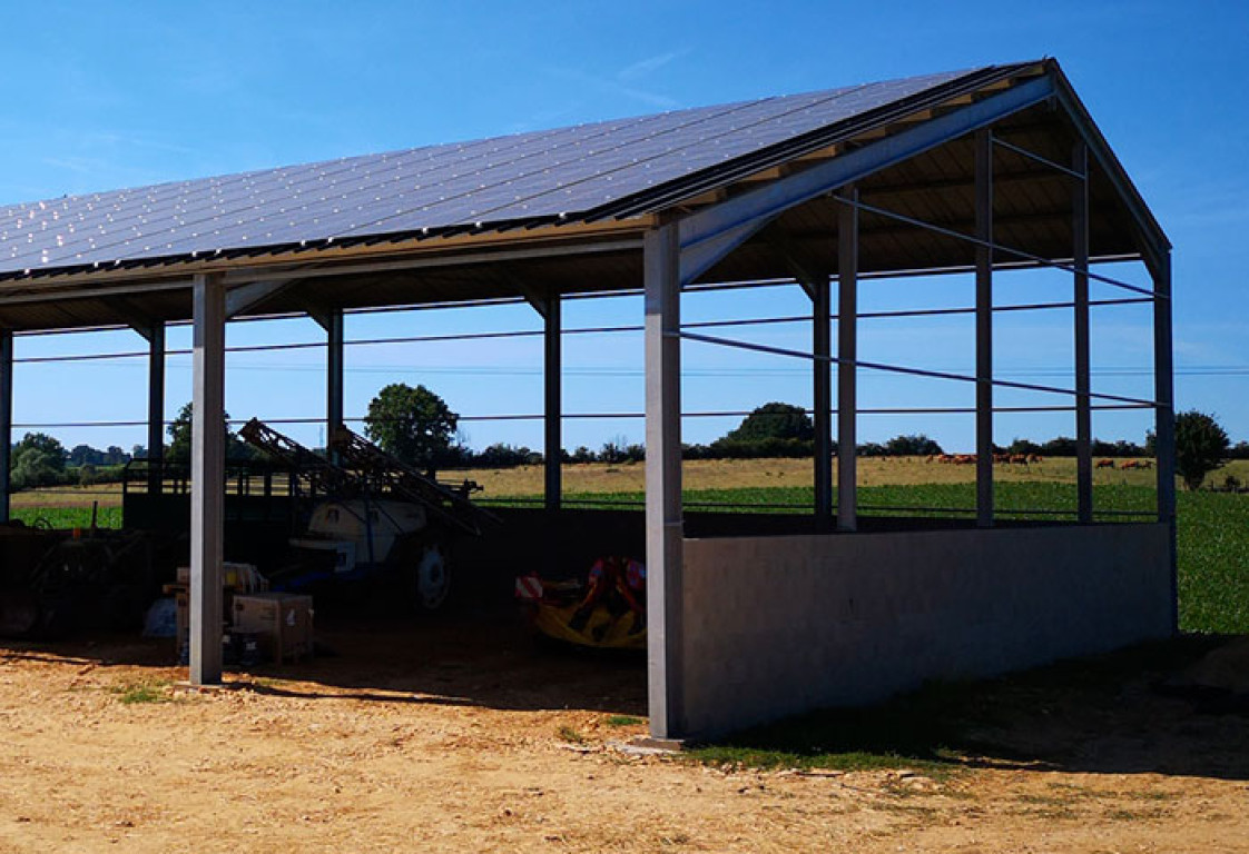 découvrez les avantages de la toiture agricole photovoltaïque, une solution innovante qui combine production d'énergie renouvelable et optimisation des surfaces agricoles. maximisez votre rendement tout en contribuant à la transition énergétique.