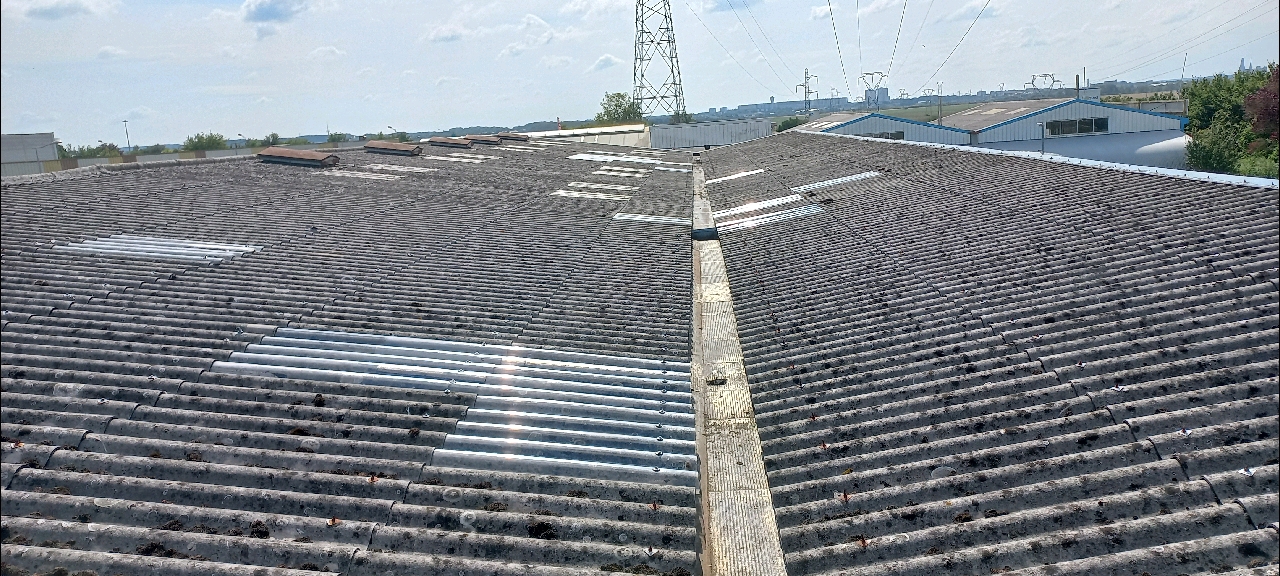 découvrez comment gérer vos projets de toiture amiante avec solaréo, une solution durable et sécurisée. informez-vous sur les meilleures pratiques pour l'élimination et le remplacement de toitures amiantées tout en bénéficiant de l'expertise de solaréo dans le domaine de l'énergie et de l'environnement.