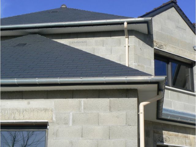 découvrez les avantages de la toiture en ardoise : esthétique, durabilité et isolation. optez pour ce matériau noble qui protège votre maison tout en ajoutant du cachet à votre extérieur.