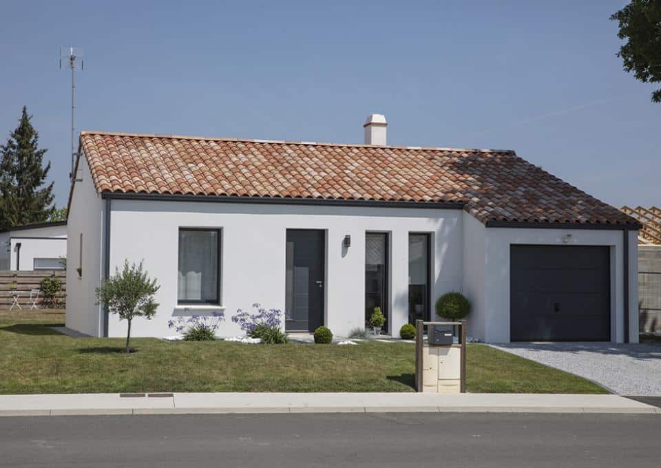 découvrez comment l'investissement dans la toiture de votre propriété peut valoriser votre patrimoine immobilier. apprenez les avantages d'une toiture bien entretenue et les meilleures options pour optimiser votre investissement à long terme.