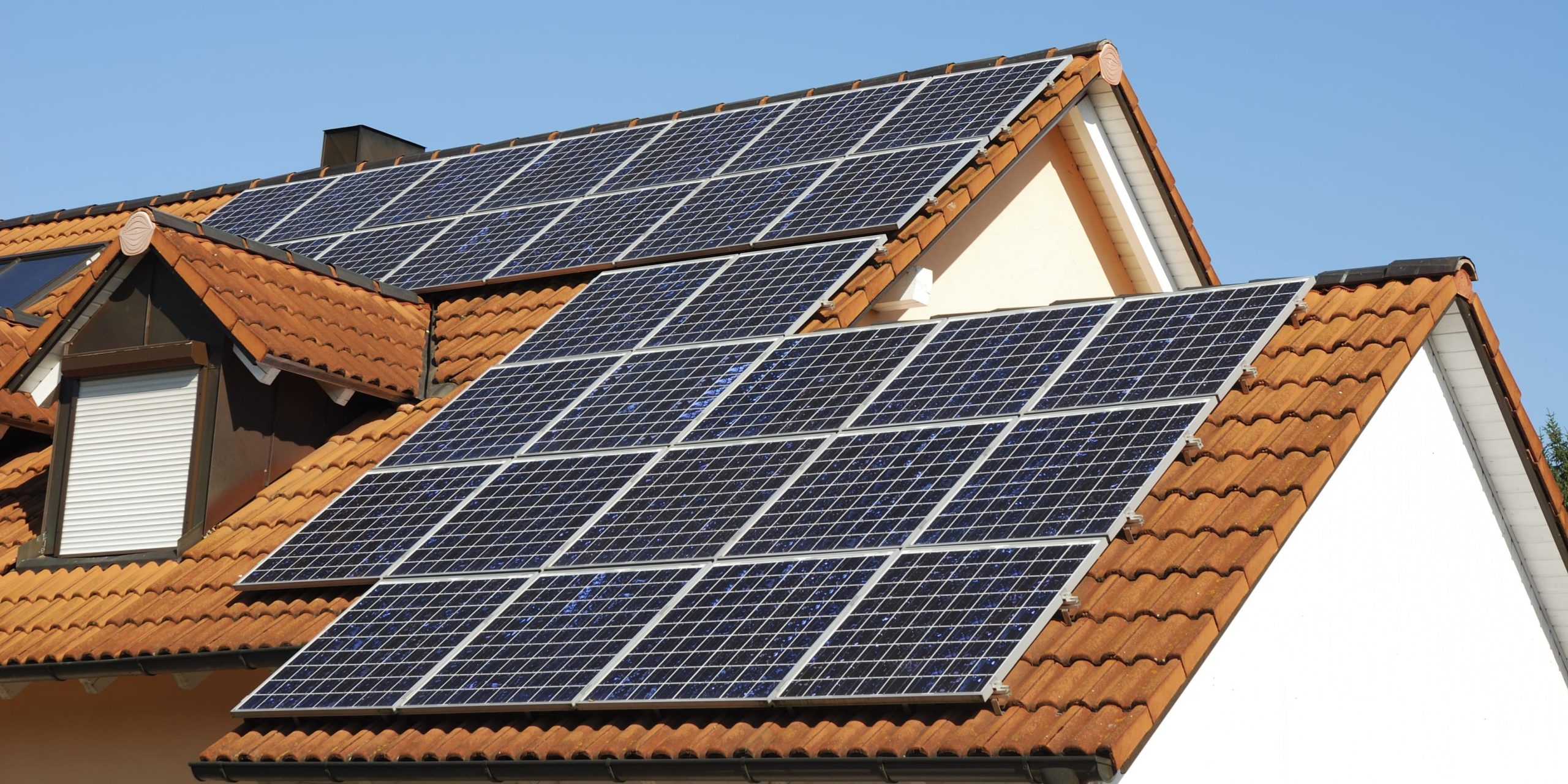 découvrez tout ce qu'il faut savoir sur la toiture photovoltaïque en 2025. informez-vous sur les nouvelles technologies, les avantages écologiques et les incitations financières disponibles pour optimiser votre investissement énergétique.